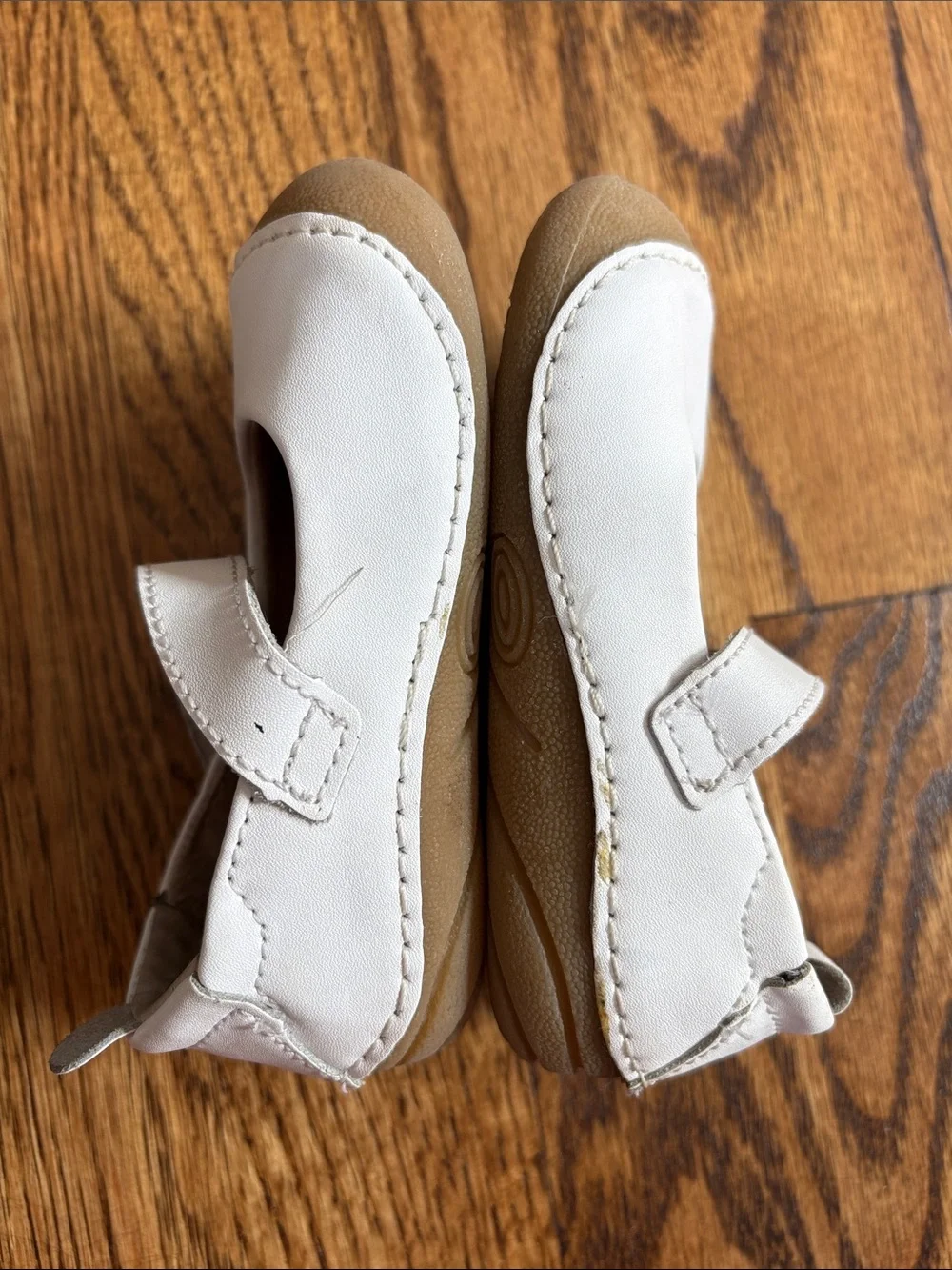 L'Amour white Girls Early Walker Leather Mary Jane shoes, size 5. Excellent cond